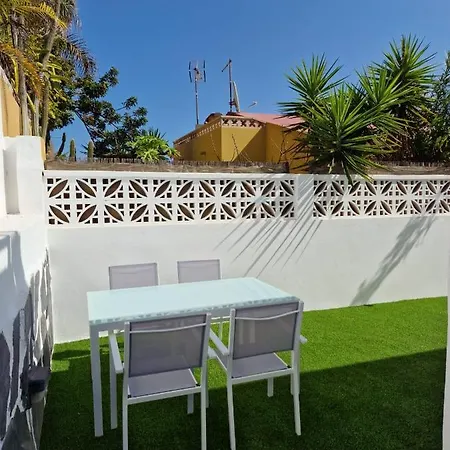 Nora Retreat Коральео