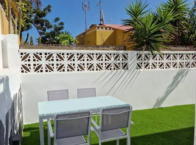 Nora Retreat Corralejo