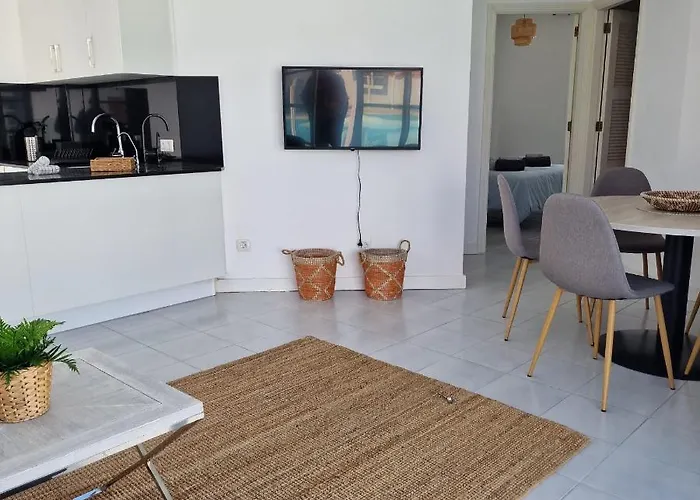 Nora Retreat Corralejo